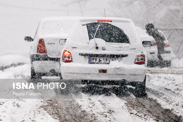 بارش شدید برف در 4 محور کوهستانی گیلان/ پونل - خلخال؛ همچنان مسدود