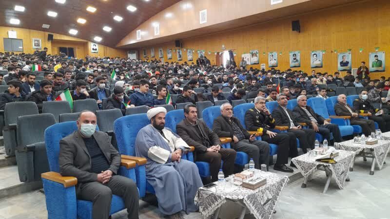 معلمان پاسخگوی شبهات دانش آموزان باشند