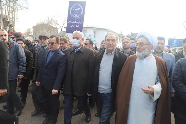 استاندار گیلان: وفاداری مردم به آرمان های انقلاب مهمترین پیام راهپیمایی 22 بهمن است
