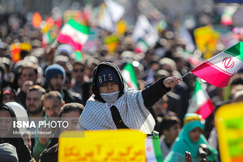 22 بهمن تماشایی در قاب 44 سالگی انقلاب/ پایتخت اقوام گُل کاشت