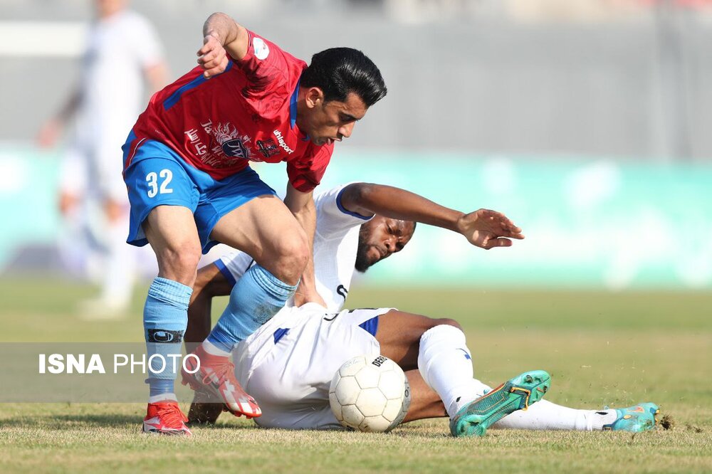 هدیه به پرسپولیس و سپاهان از شمال؛ نوار بردهای استقلال پاره شد
