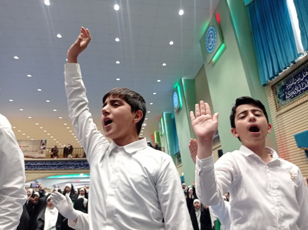 اجرای سرود «سلام فرمانده 2» با حضور ابوذر روحی در گرگان