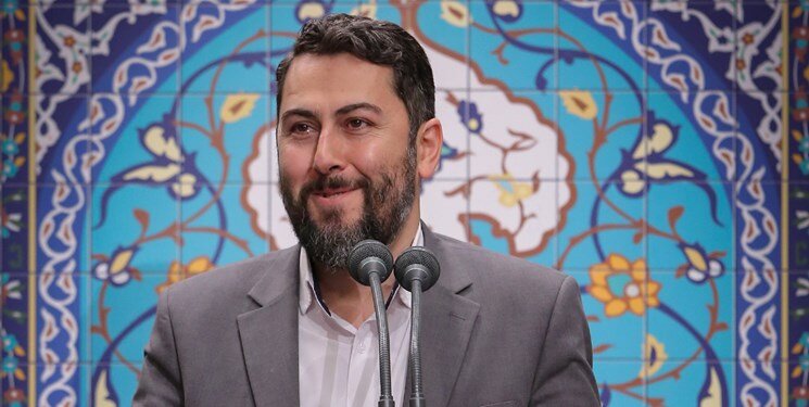 دکلمه خوانی زیبای «احمد بابایی» در وصف امام علی (ع) در جمع مردم گرگان