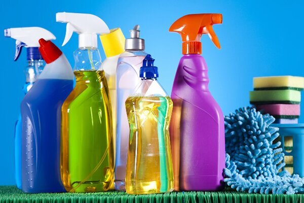 خطر استفاده از شوینده‌ها در خانه‌تکانی/ در صورت مسمومیت چه کنیم؟