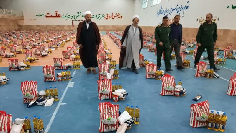 سپاه آمل 2800 بسته معیشتی میان نیازمندان توزیع کرد