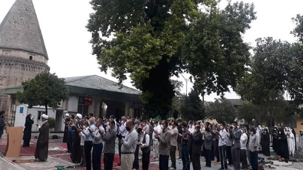 اقامه نماز عید فطر در 240 امامزاده مازندران