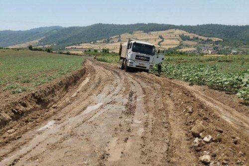 جاده‌های سنگلاخ بین‌مزارع گلستان لنگ تامین اعتبار