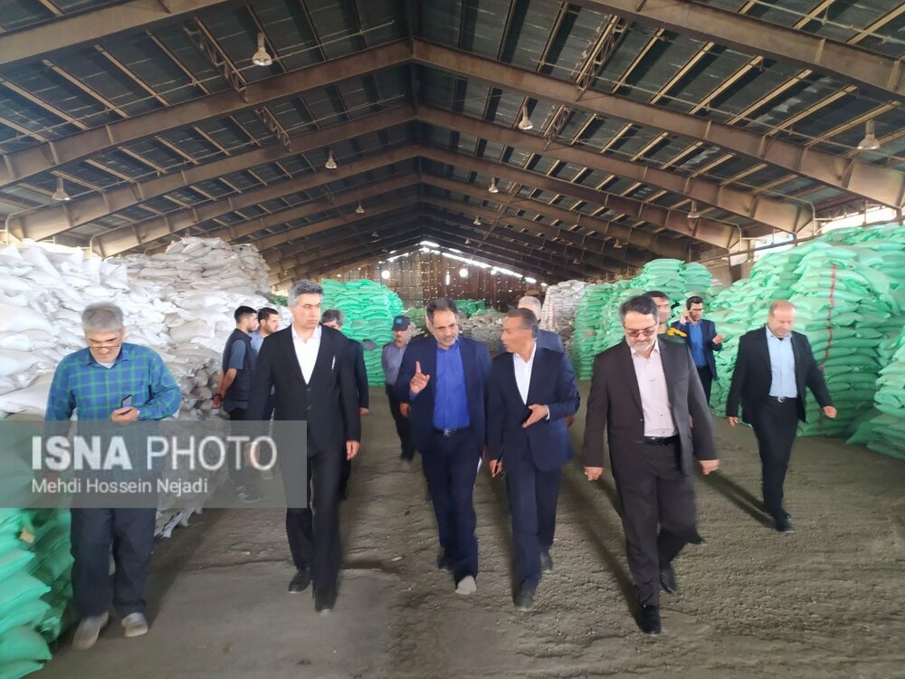 معاون صنعت، تجارت و صنایع دفاعی سازمان پدافند غیرعامل از زیرساخت های اقتصادی آستارا بازدید کرد