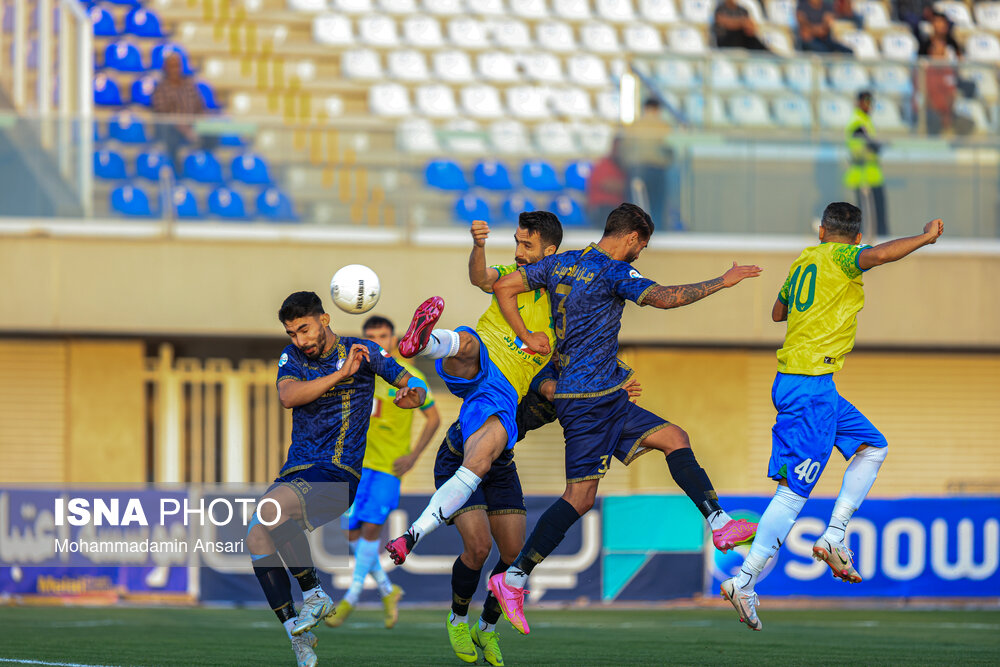 قهرمانی پرسپولیس و گلباران تراکتور در تهران