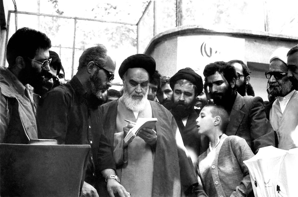 توصیه امام به مسئولان این بود که اگر نمی‌توانید، مسئولیت را به افراد توانمند بسپارید