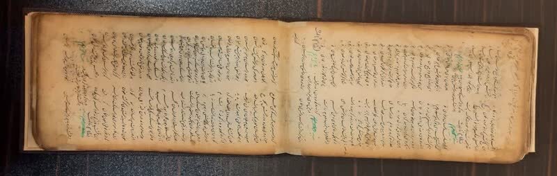 اهدای 100 برگ سند خانوادگی قاجاری و پهلوی به سازمان اسناد و کتابخانه‌ ملی مازندران