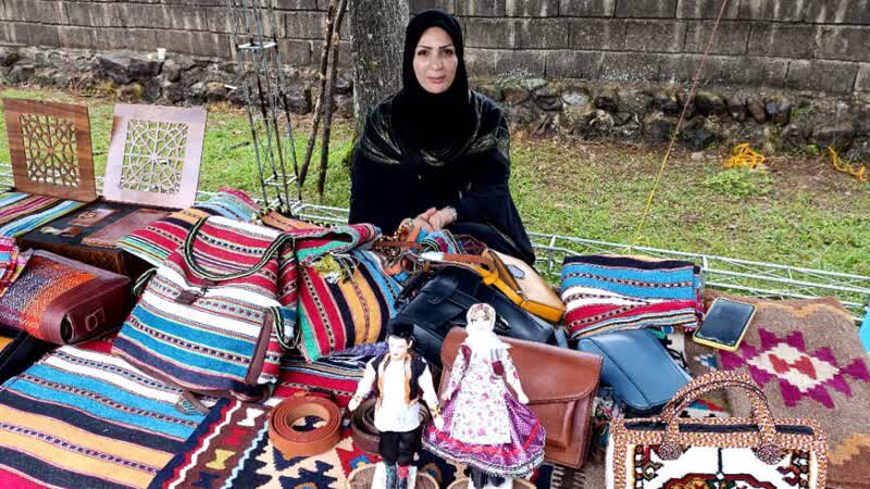 "جاجیم"، دست بافته ای بدون گره بر تار و پودی از مهارت و عشق