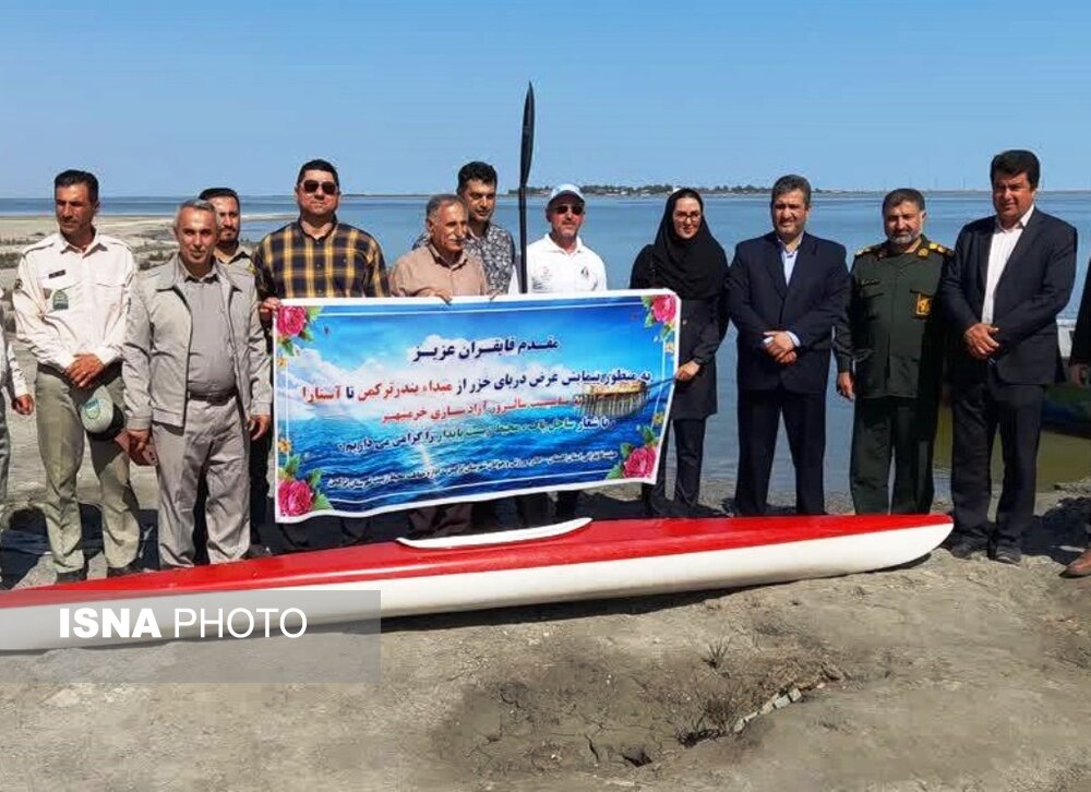 آغاز پاروزنی قایقران جانباز از «بندرترکمن» تا «بندرآستارا»