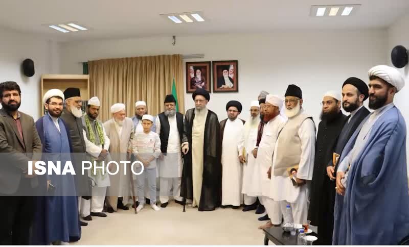 حضور هیئت بلند پایه بزرگان و علمای اهل سنت 8 ایالت هندوستان در گلستان + فیلم