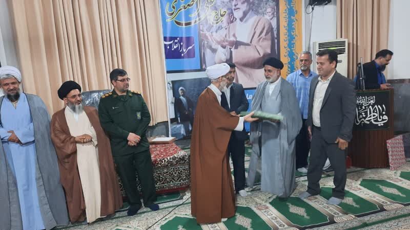 روحانی آملی با 6 دهه خدمت به عنوان سرباز انقلاب تکریم شد