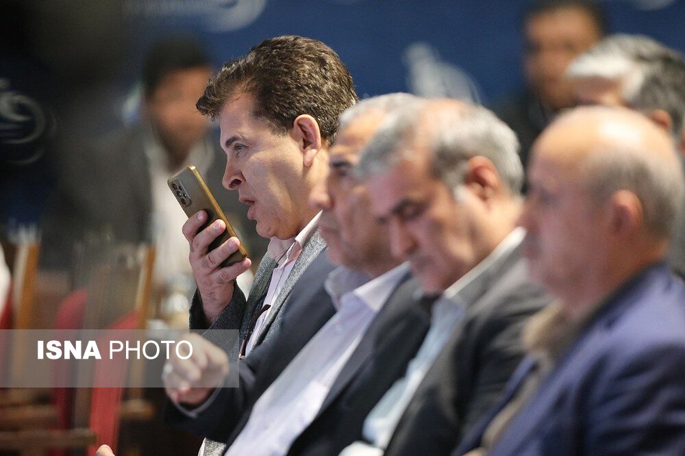 درودگر: 450 میلیون یورو نخواستیم، حق پخش منطقی بدهید