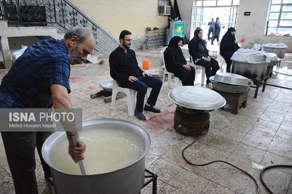 1500 وعده غذای گرم نذری بین نیازمندان آستارا توزیع شد