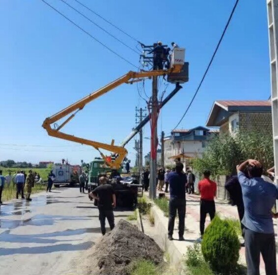 برق‌ گرفتگی مامور اداره‌ برق در بندر انزلی