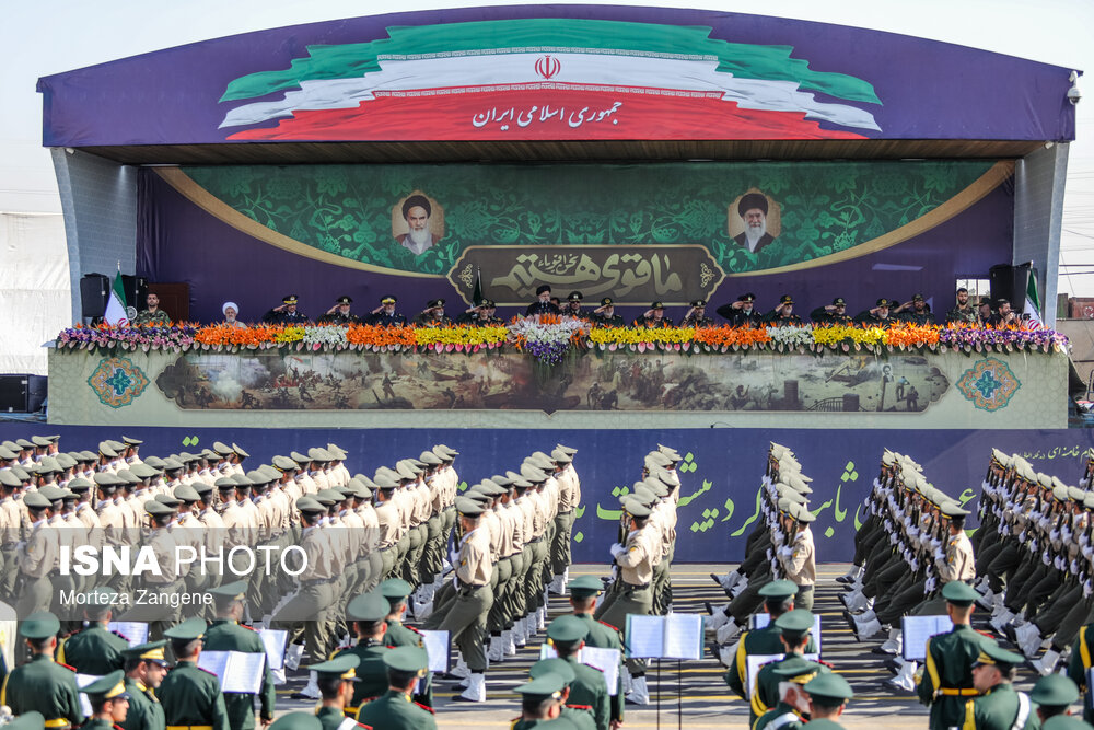 مراسم رژه نیروهای مسلح در تهران آغاز شد