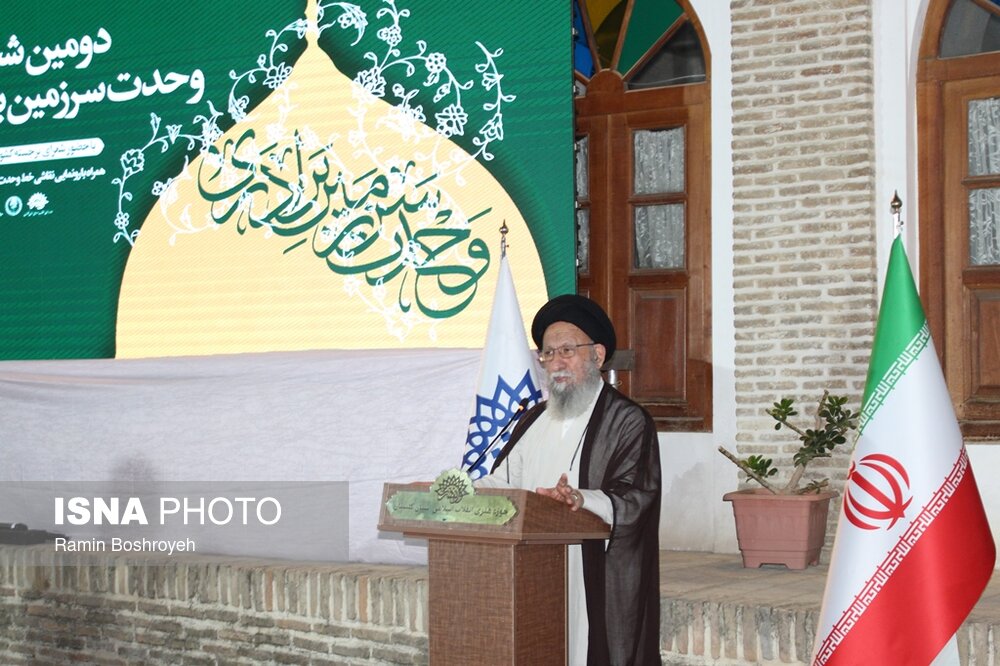 شیعه و سنی که علیه هم کار کنند، خائنند/ پیامبر بزرگترین مدافع حقوق زن بود