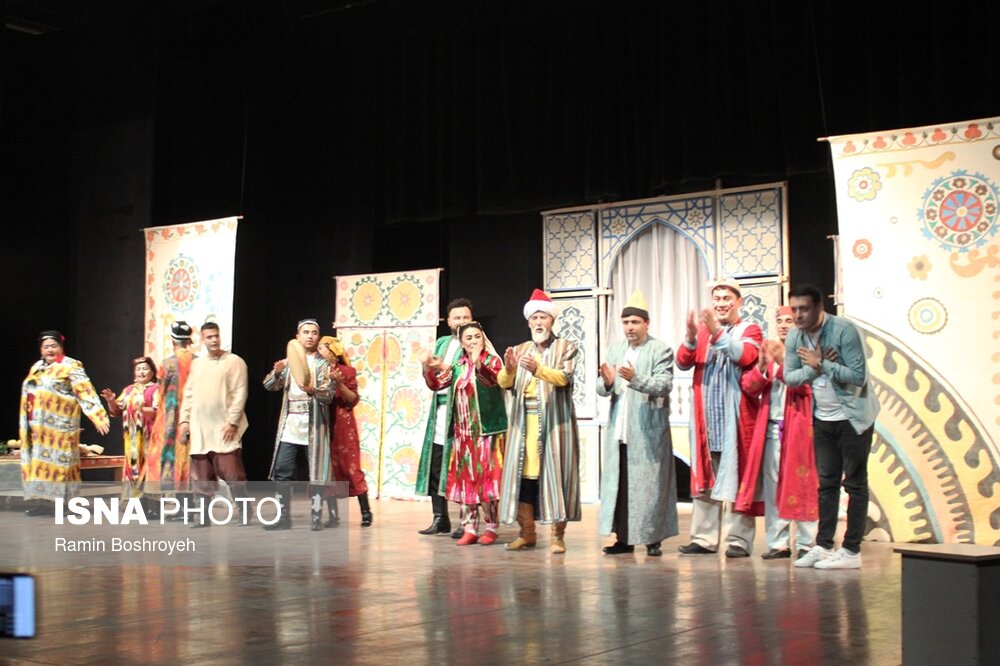 زبان هنر وحدت آفرین است/ شاهد رشد مکتب تئاتر ایران هستیم
