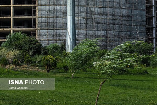 وزش باد جنوبی در گیلان طی فردا / کاهش 3 تا 7 درجه ای دما طی پایان هفته