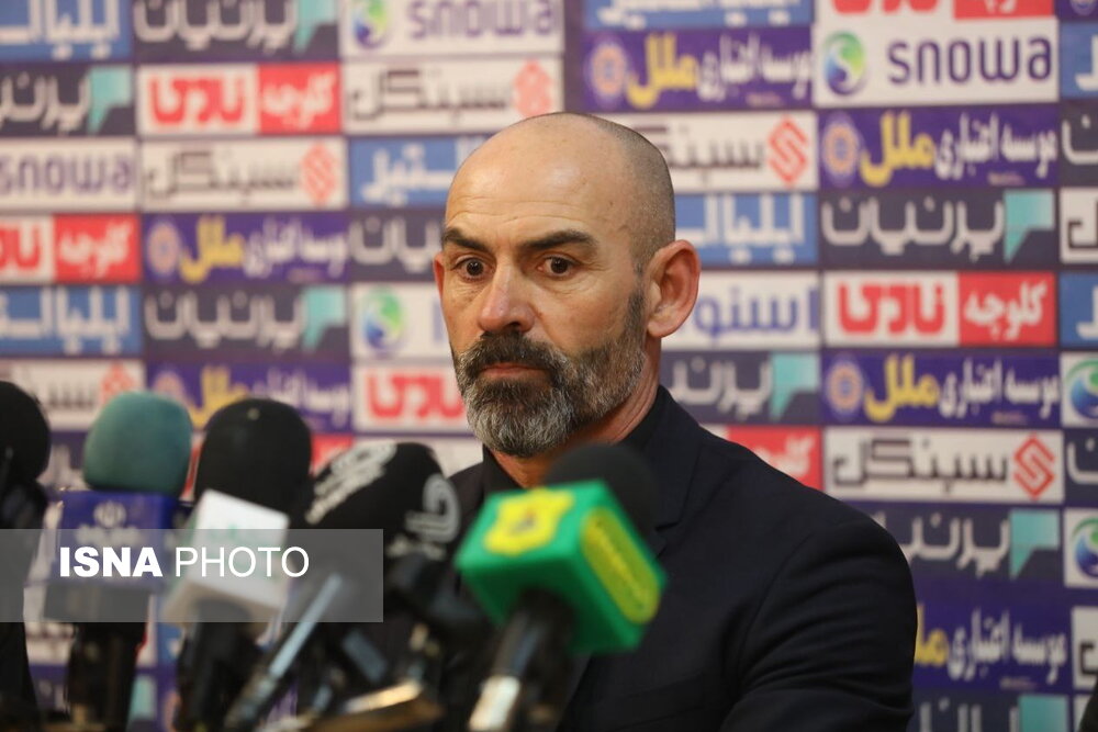 خمس: در زمین‌هایی بازی کردیم که گوسفند جرأت نمی‌کند برود!
