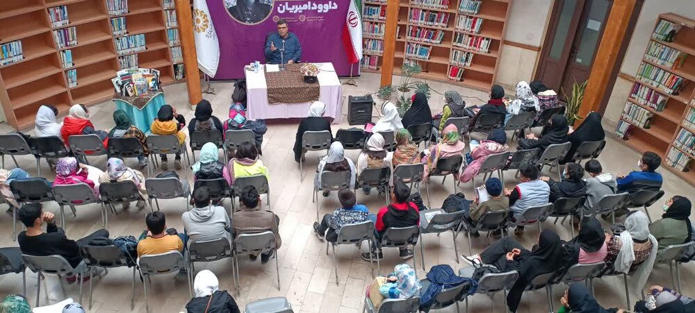 کتابخانه های عمومی، پایگاه فعالیت‌های فرهنگی هستند