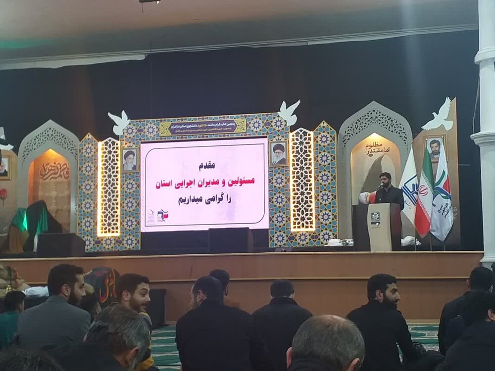 دشمن بیش از آنکه روی توان خود حساب باز کند روی فراموشی ما حساب باز کرده است