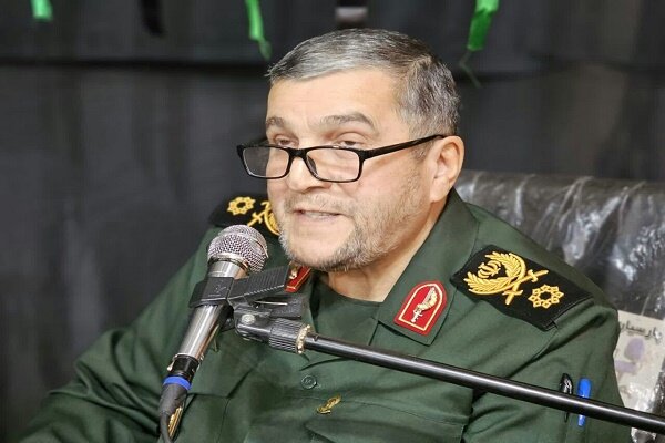 مادامی که با شهدا باشیم، کسی حریف ما نمی شود