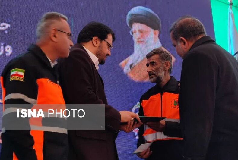 دلجویی وزیر راه و شهرسازی از خانواده شهید خدمت راهداری گلستان