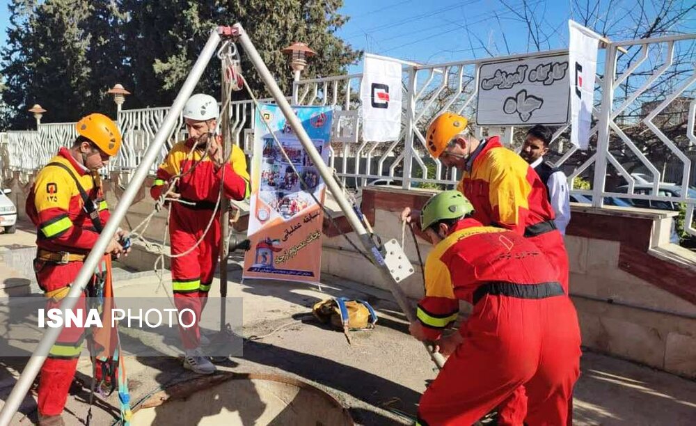 معرفی برندگان مسابقه عملیاتی «نجات مصدوم از چاه» در گرگان