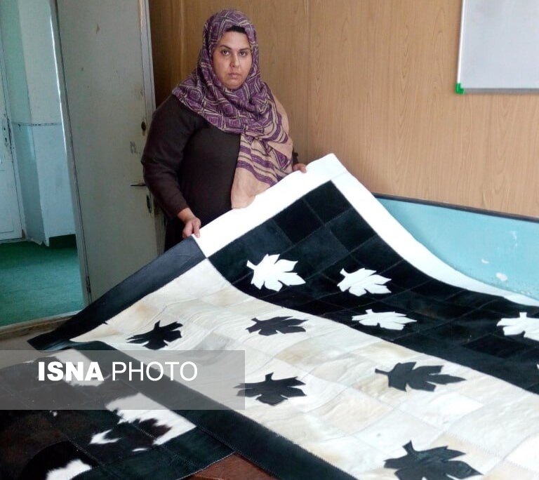 تولیدات چرم زنان گلستانی در سفری از شرق به غرب جهان/ داستانی از مسیر حرکت بانویی کارآفرین