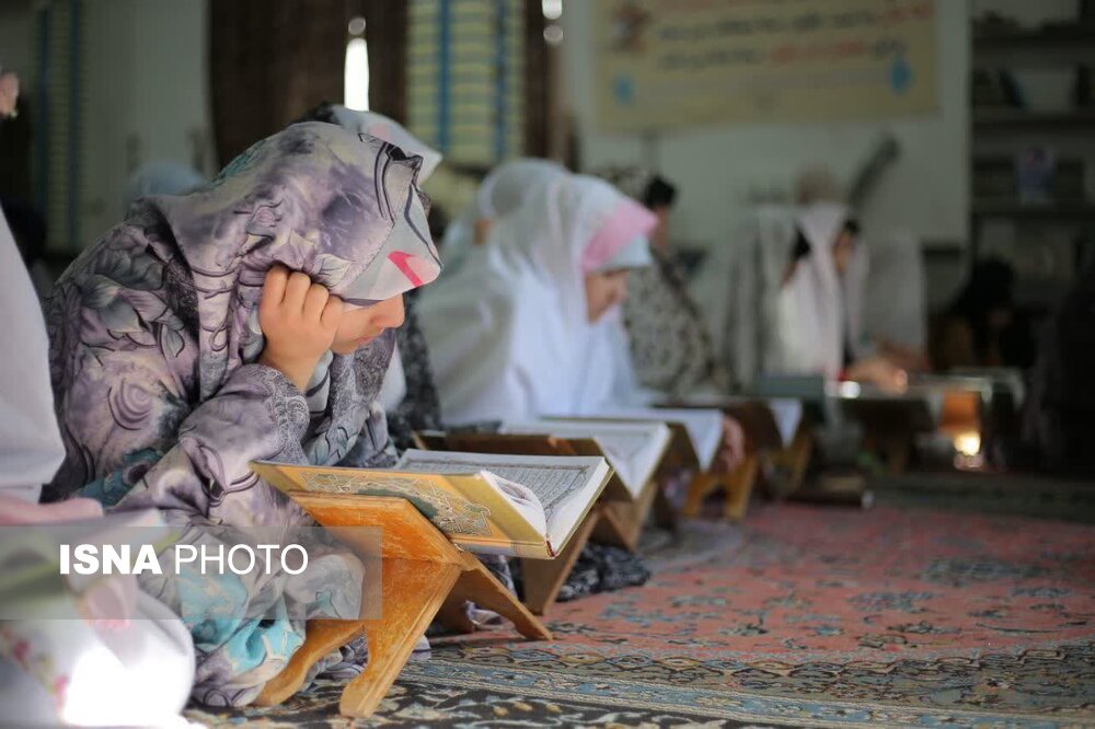 اعتکاف مادر و فرزندی در گلستان/ عملکرد سلیقه‌ای مساجد در پذیرش مادران و فرزندان