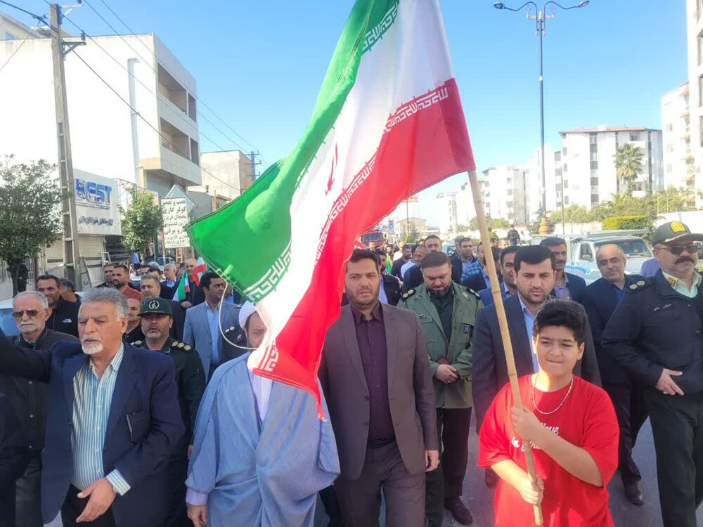 شکوه حضور مردم ایزدشهری در راهپیمایی 22 بهمن