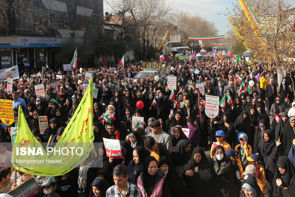 یک مسئول: جمهوری اسلامی به‌رغم تمام تحریم‌ها سربلند است