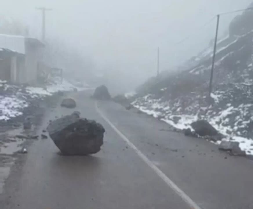 راه‌های روستایی مرزن آباد بازگشایی شد
