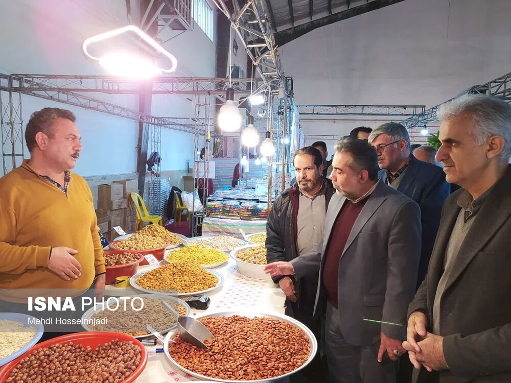 نمایشگاه عرضه مستقیم کالای بهاره در آستارا گشایش یافت