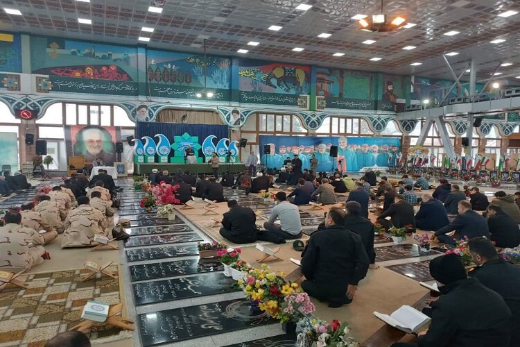 شهدا عزت را برای ملت ایران به ارمغان آوردند