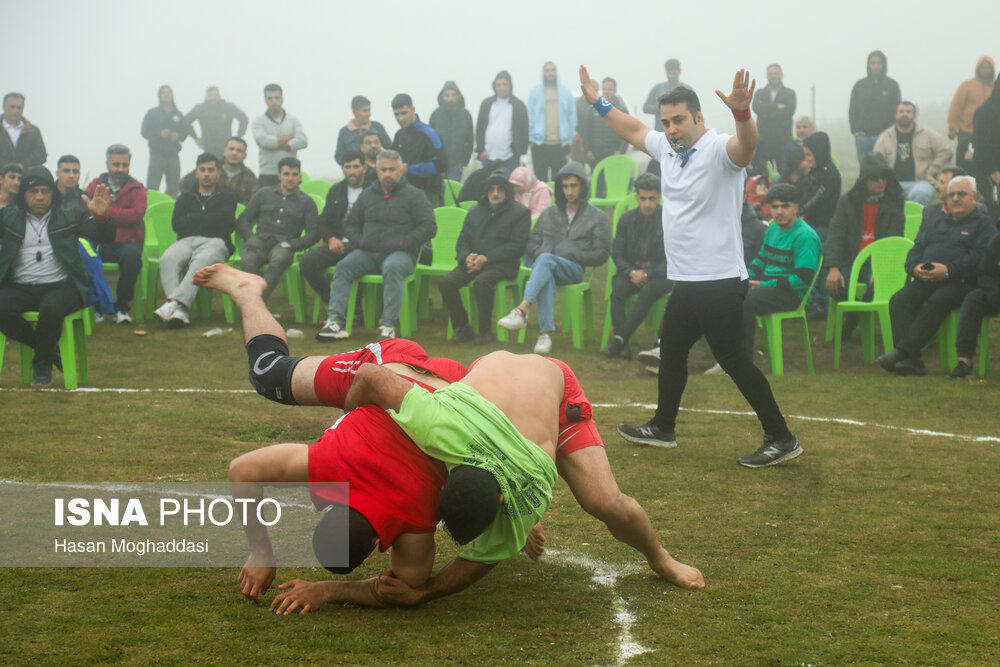مسابقات کشتی لوچو در «سرخکلا» زیرآب