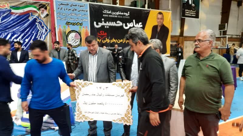 استقبال چند هزار نفری علاقمندان پایتخت والیبال ایران از یک جام قدیمی