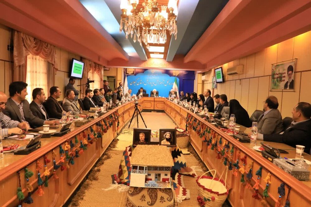 معلم باید برای ارتقای معنوی و علمی خود و دیگران تلاش کند