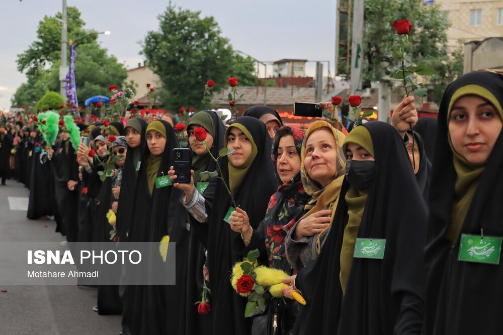 استقبال مردم رشت از خادمان حرم رضوی