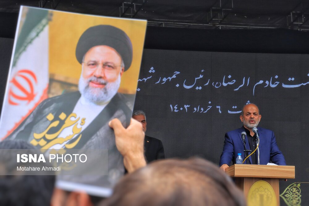 کارخانه صنایع پوشش یکی از صدها واحدی که با پیگیری شهید جمهور احیا شد