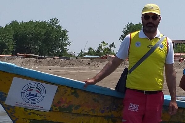 نجات 9 نفر از غرق‌شدگی در سواحل رشت