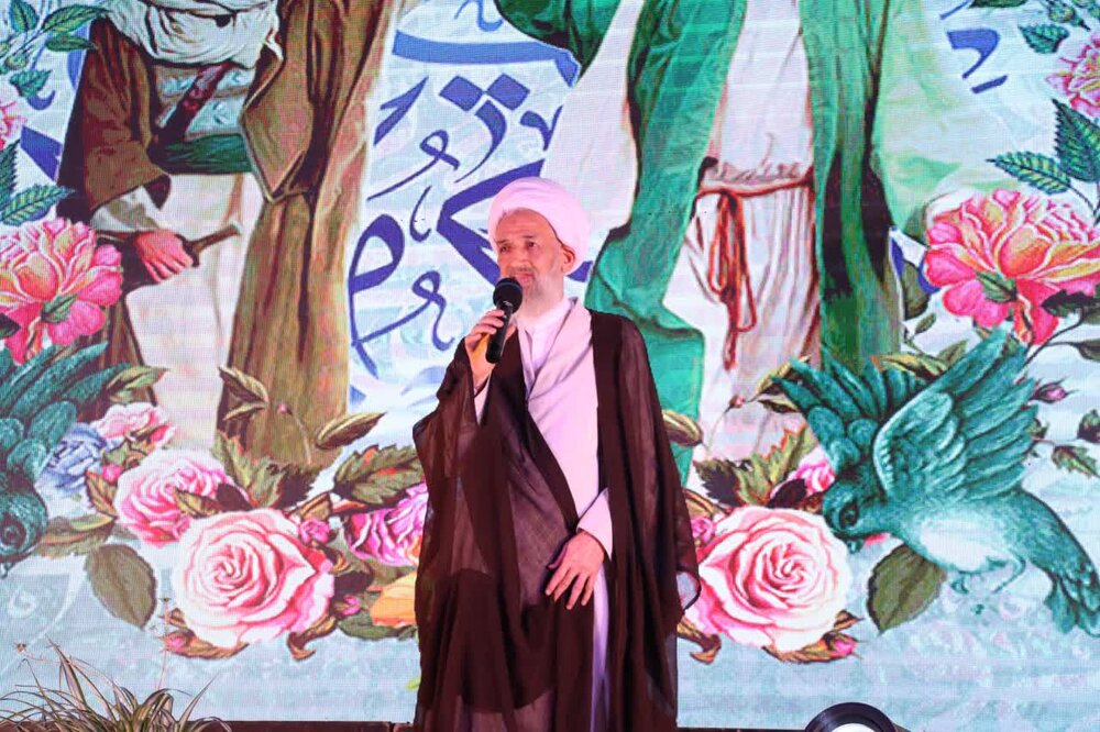 ایمان، عشق و عمل سه رکن مسلمانی است
