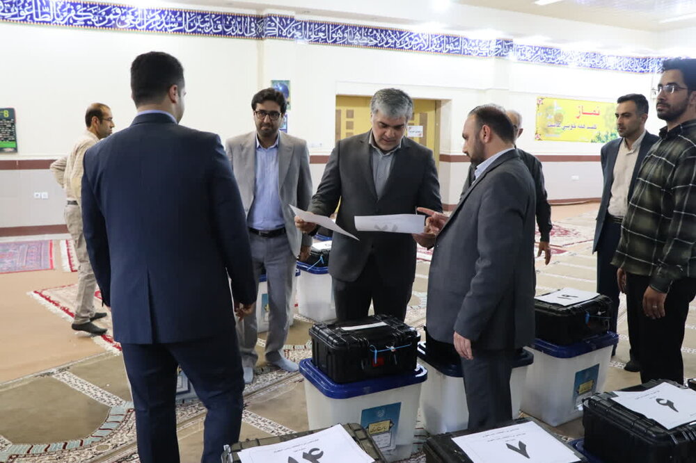 فرماندار قائمشهر: 204 صندوق در شعبات اخذ رای شهرستان فعال است