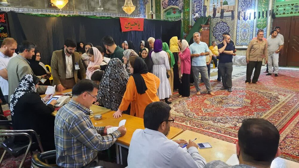 صف شبانه آملی‌ها پای صندوق رای