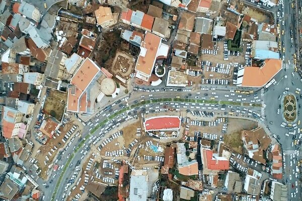ضرورت احداث پارکینگ طبقاتی در میدان صیقلان رشت