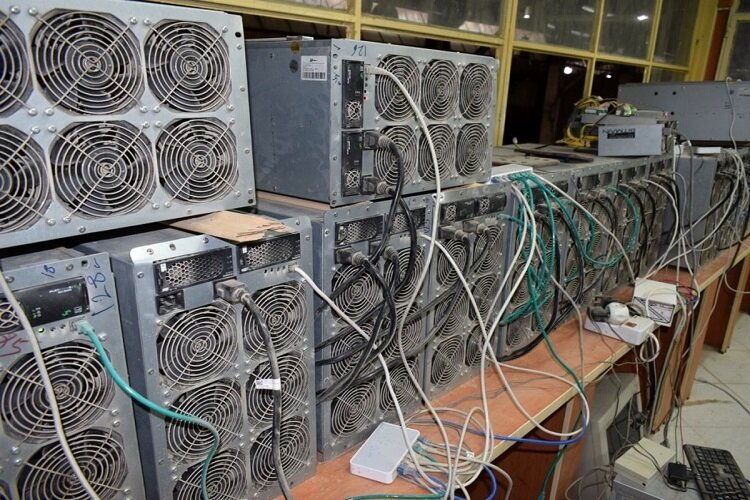 کشف 55 دستگاه ماینر قاچاق در بابل